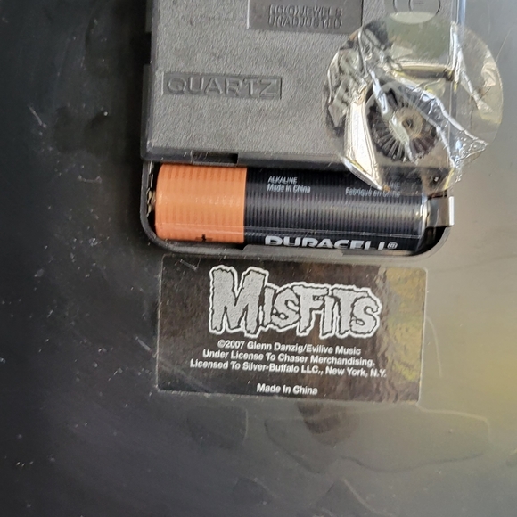 ☠️MISFITS☠️ 2007 Glass Clock☠️ - Picture 3 of 3